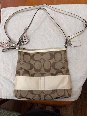 Coach Khaki and Chalk Signature Jacquard Crossbody Including scarf. Pre-Owned